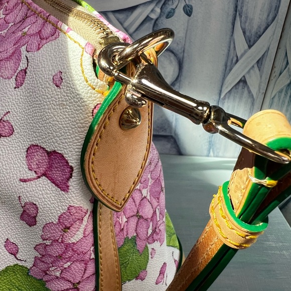 Dooney and Bourke Gorgeous Convertible Bag With Lavender Hydrangea Flowers - Picture 5 of 14